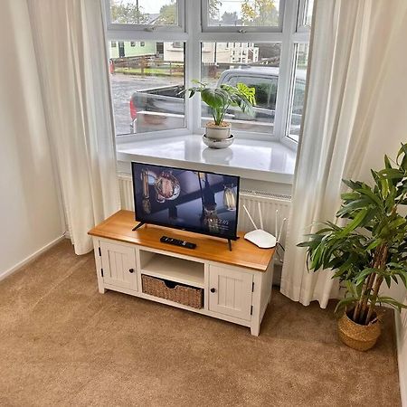 Semi-Detached 1-Bedroom Chalet Uddingston Extérieur photo