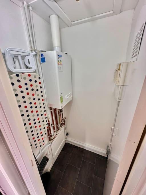 Semi-Detached 1-Bedroom Chalet Uddingston Extérieur photo