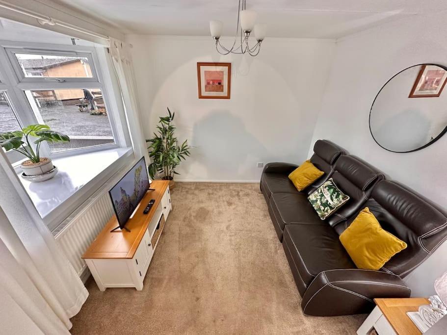 Semi-Detached 1-Bedroom Chalet Uddingston Extérieur photo