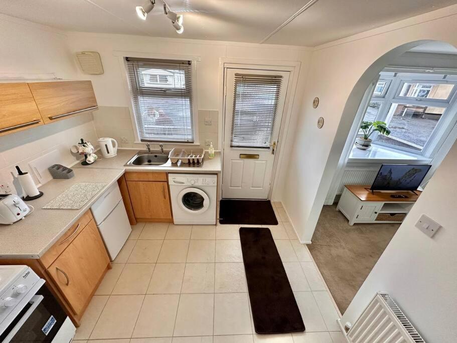 Semi-Detached 1-Bedroom Chalet Uddingston Extérieur photo