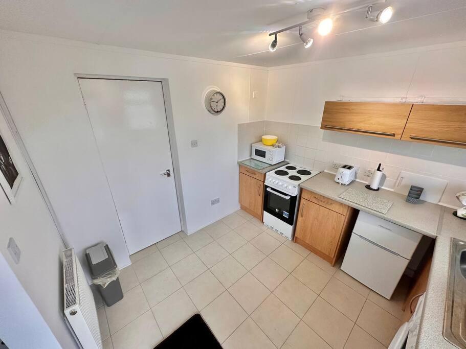 Semi-Detached 1-Bedroom Chalet Uddingston Extérieur photo