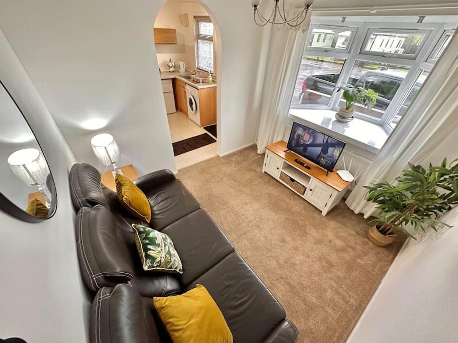 Semi-Detached 1-Bedroom Chalet Uddingston Extérieur photo